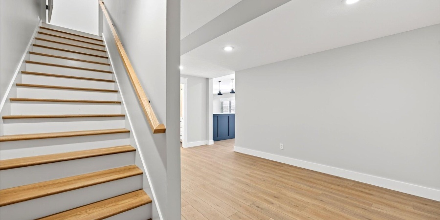 724 E Crestline Drive, Bloomington, Indiana 47401,MLS,202545004