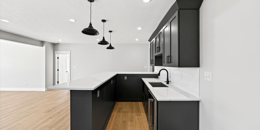 724 E Crestline Drive, Bloomington, Indiana 47401,MLS,202545004