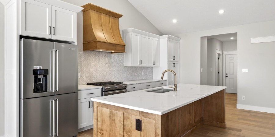 724 E Crestline Drive, Bloomington, Indiana 47401,MLS,202545004