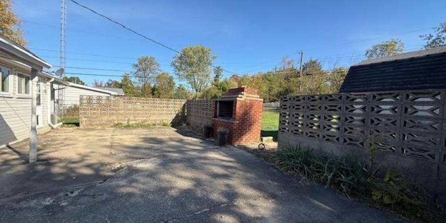 210 Shawnee Drive, Bedford, Indiana 47421,MLS,202545017