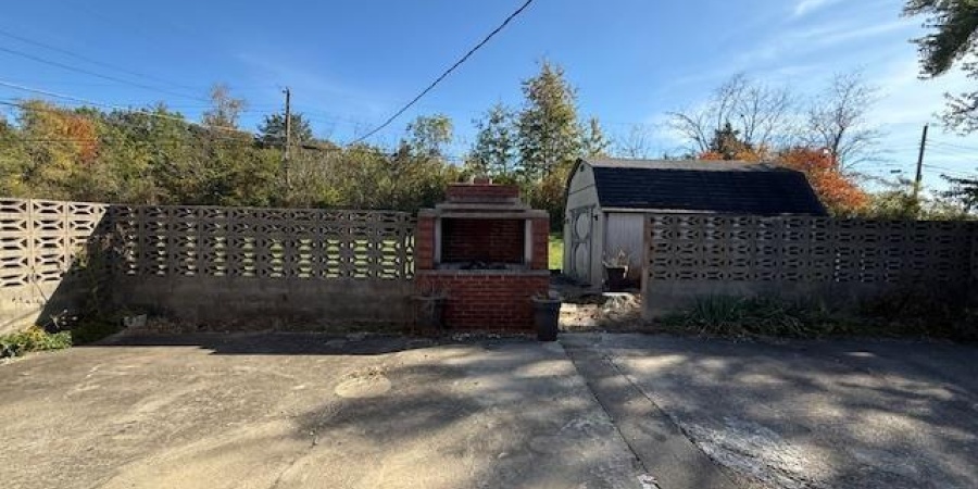 210 Shawnee Drive, Bedford, Indiana 47421,MLS,202545017