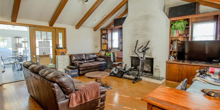 7 Mapleton Drive, Bedford, Indiana 47421-3436,MLS,202545160