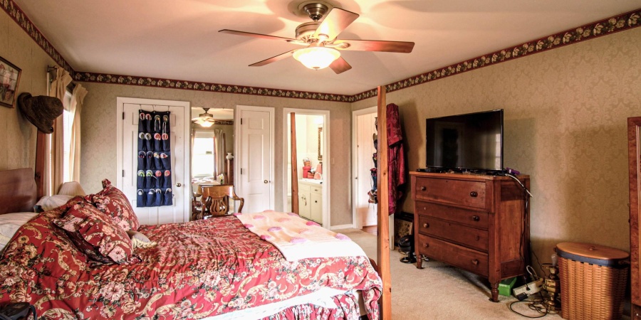 7 Mapleton Drive, Bedford, Indiana 47421-3436,MLS,202545160