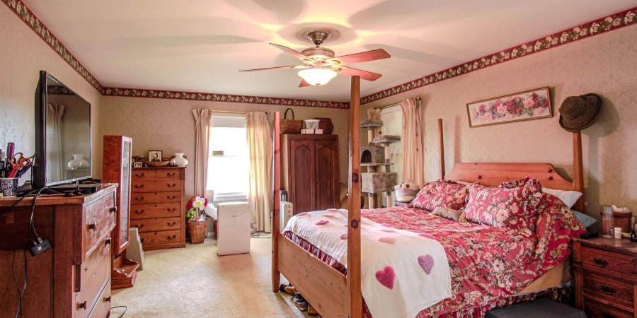 7 Mapleton Drive, Bedford, Indiana 47421-3436,MLS,202545160