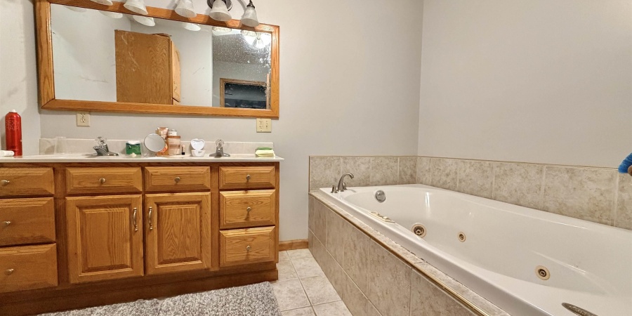 80 SE 12TH Street, Linton, Indiana 47441,MLS,202545166