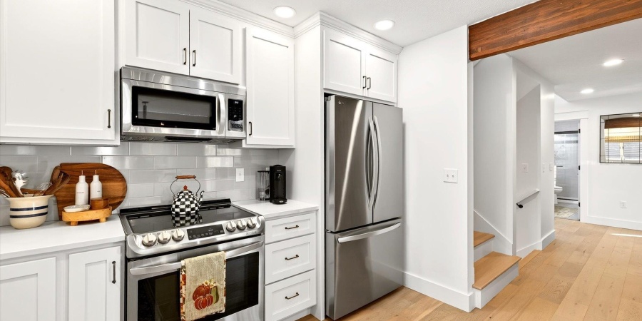 9428 S Harbour Pointe Drive, Bloomington, Indiana 47401,MLS,202545168