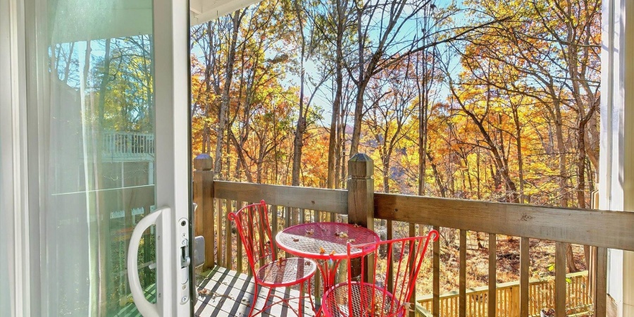 9428 S Harbour Pointe Drive, Bloomington, Indiana 47401,MLS,202545168