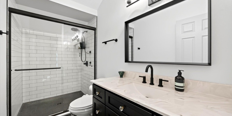 9428 S Harbour Pointe Drive, Bloomington, Indiana 47401,MLS,202545168