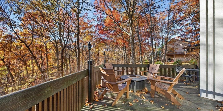 9428 S Harbour Pointe Drive, Bloomington, Indiana 47401,MLS,202545168