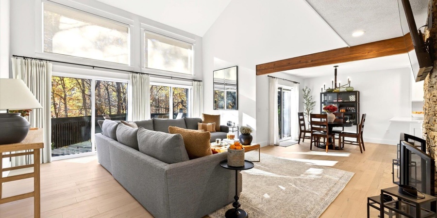 9428 S Harbour Pointe Drive, Bloomington, Indiana 47401,MLS,202545168