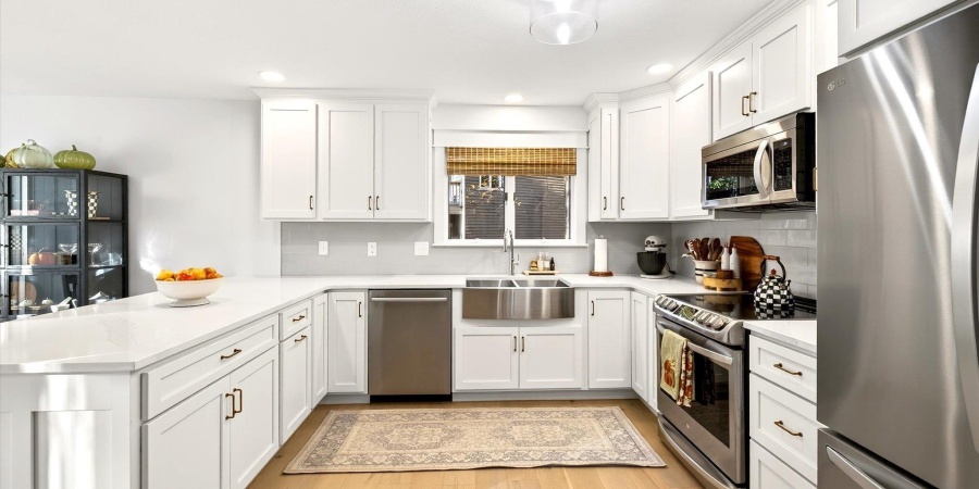 9428 S Harbour Pointe Drive, Bloomington, Indiana 47401,MLS,202545168