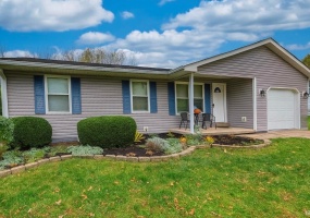 340 W Iroquois Drive, Ellettsville, Indiana 47429,MLS,202545351