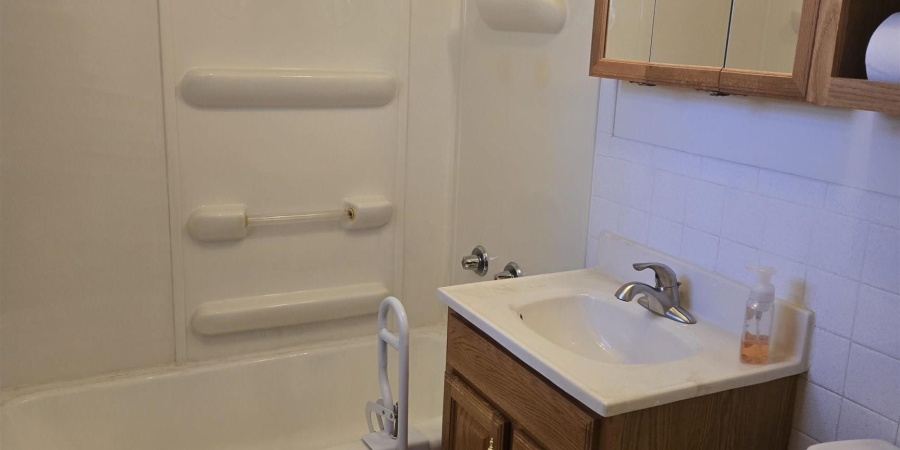 1605 E Woodland Drive, Bloomington, Indiana 47408,MLS,202545486