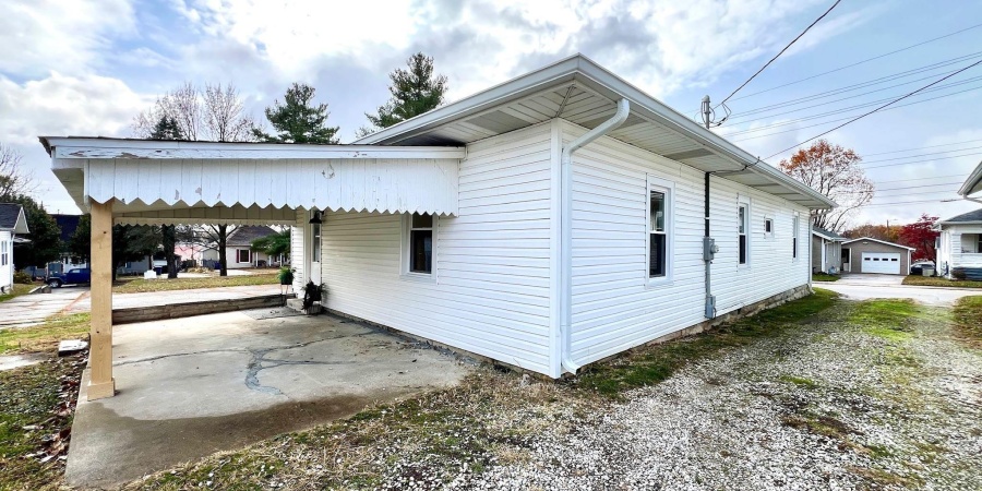 1414 R Street, Bedford, Indiana 47421,MLS,202545488