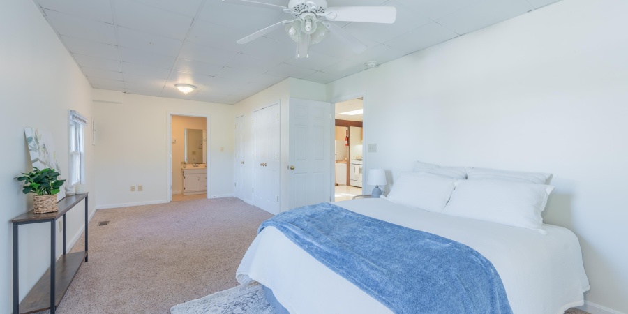 944 N Jackson Street, Bloomington, Indiana 47404-3430,MLS,202545524