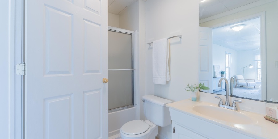 944 N Jackson Street, Bloomington, Indiana 47404-3430,MLS,202545524