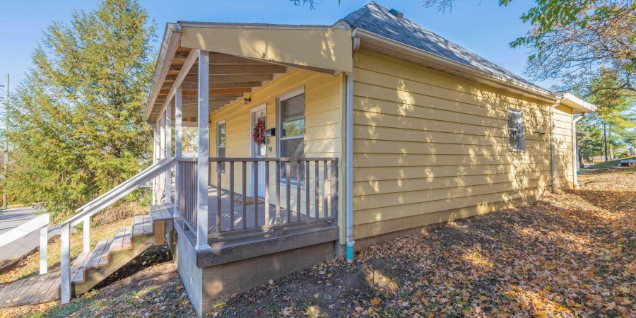 944 N Jackson Street, Bloomington, Indiana 47404-3430,MLS,202545524