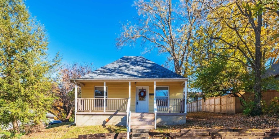 944 N Jackson Street, Bloomington, Indiana 47404-3430,MLS,202545524