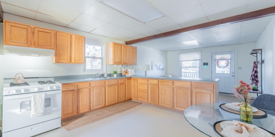 944 N Jackson Street, Bloomington, Indiana 47404-3430,MLS,202545524