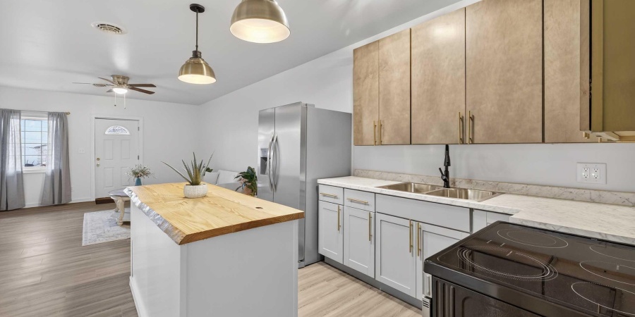 607 W Warren St - Units A & B, Mitchell, Indiana 47446,MLS,202545621