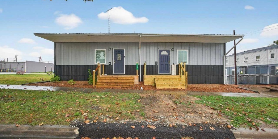 607 W Warren St - Units A & B, Mitchell, Indiana 47446,MLS,202545621