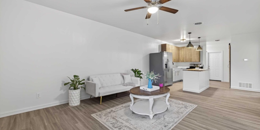 607 W Warren St - Units A & B, Mitchell, Indiana 47446,MLS,202545621