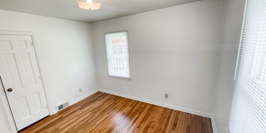 230 S Hillsdale Drive, Bloomington, Indiana 47408,MLS,202545713