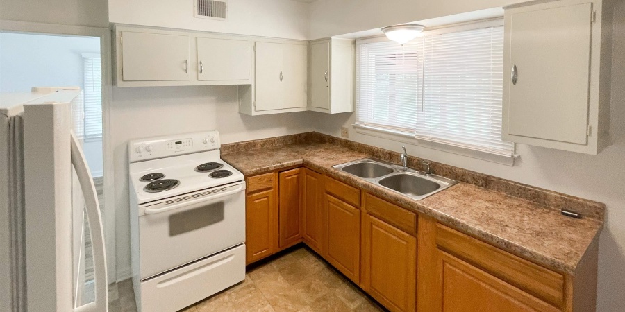 230 S Hillsdale Drive, Bloomington, Indiana 47408,MLS,202545713