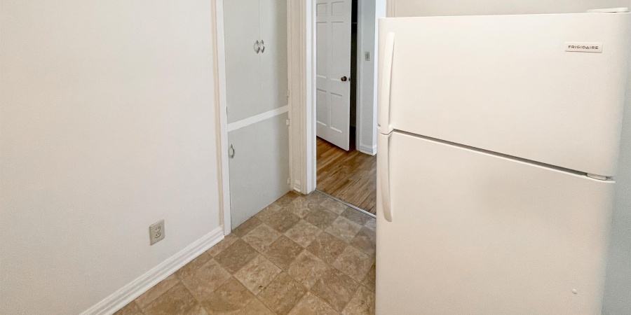 230 S Hillsdale Drive, Bloomington, Indiana 47408,MLS,202545713