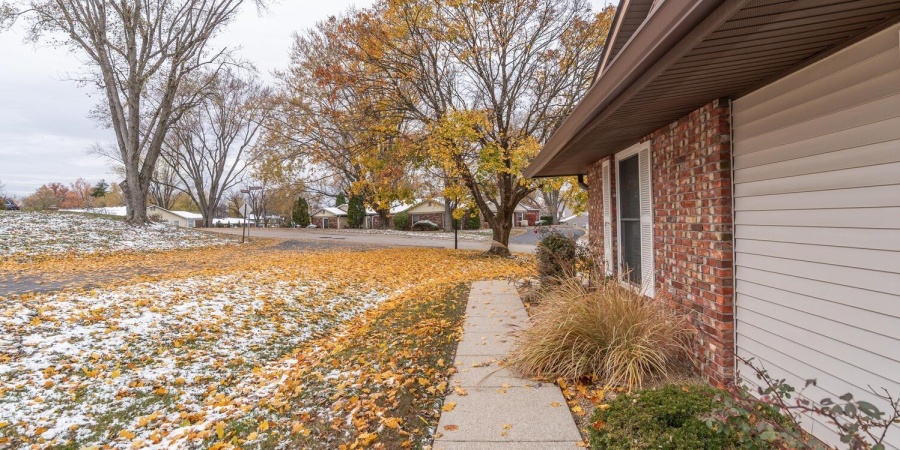 3117 S Westminster Way, Bloomington, Indiana 47401-8854,MLS,202545723