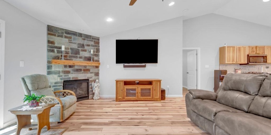 7227 W Mustang Drive, Ellettsville, Indiana 47429,MLS,202545747