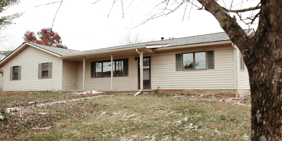 3939 W Woodhaven Drive, Bloomington, Indiana 47403,MLS,202545877