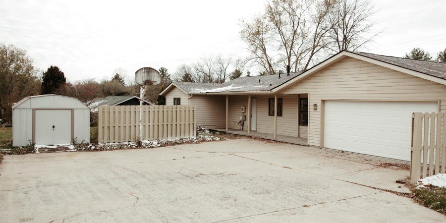 3939 W Woodhaven Drive, Bloomington, Indiana 47403,MLS,202545877