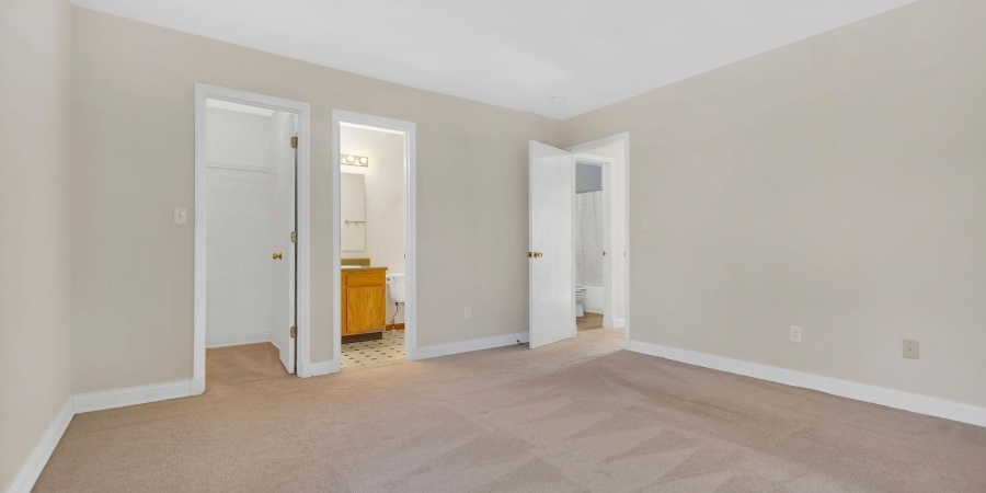 1136 W Pine Meadows Drive, Bloomington, Indiana 47403-3730,MLS,202545928