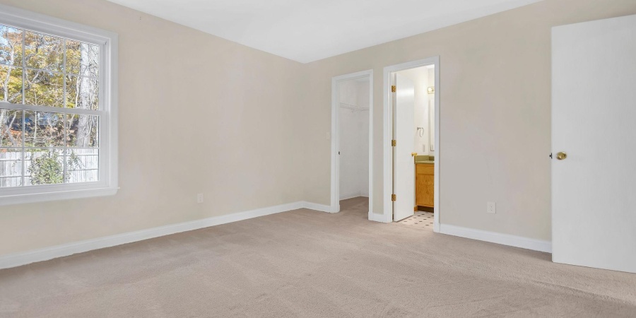 1136 W Pine Meadows Drive, Bloomington, Indiana 47403-3730,MLS,202545928