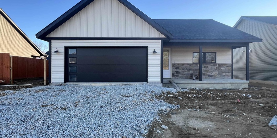 2106 Aruba Drive, Bedford, Indiana 47421,MLS,202546057