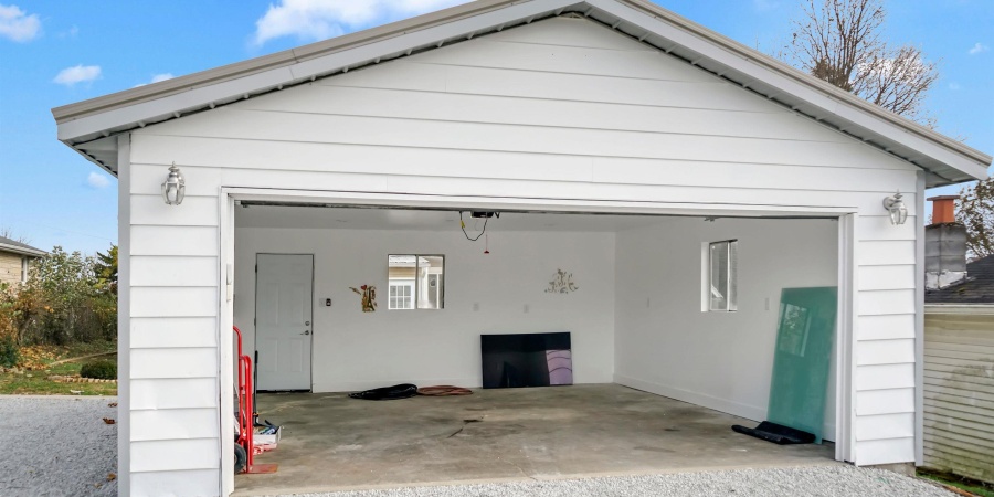 2105 I Street, Bedford, Indiana 47421,MLS,202546181