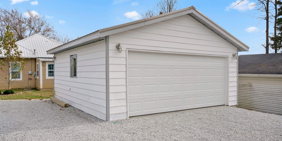 2105 I Street, Bedford, Indiana 47421,MLS,202546181