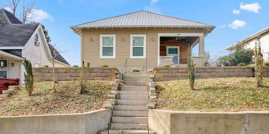 2105 I Street, Bedford, Indiana 47421,MLS,202546181