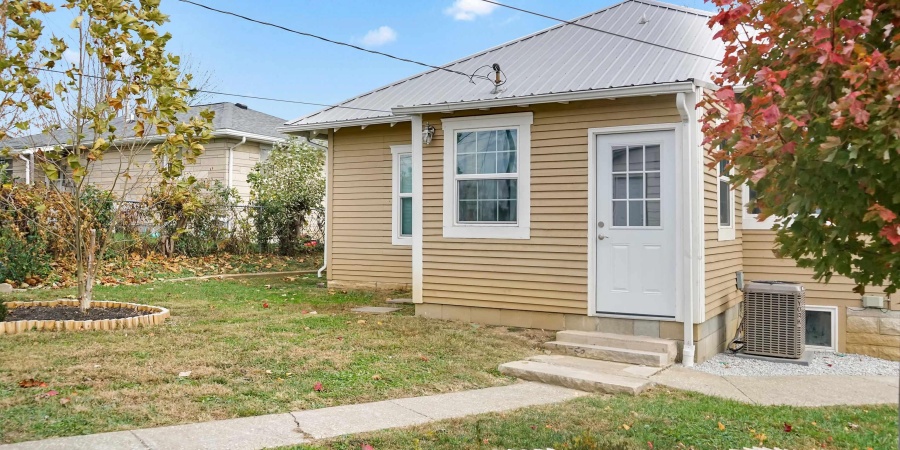 2105 I Street, Bedford, Indiana 47421,MLS,202546181