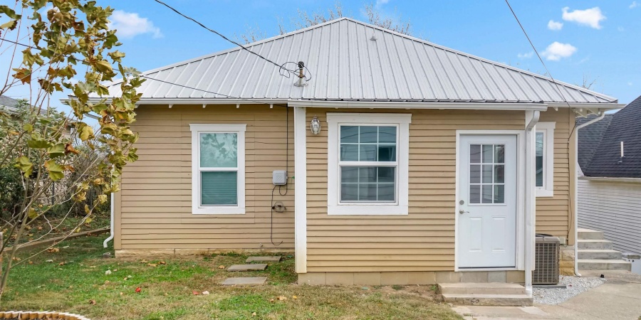 2105 I Street, Bedford, Indiana 47421,MLS,202546181