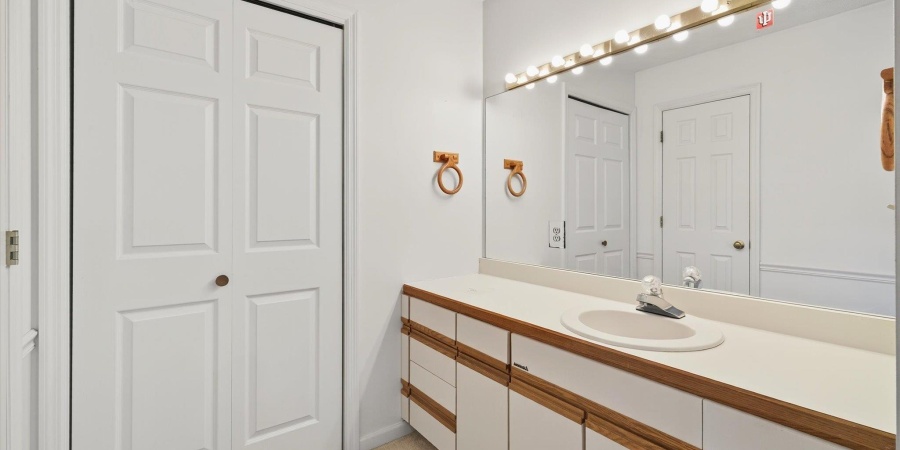 3813 S Lindas Way, Bloomington, Indiana 47401,MLS,202546213