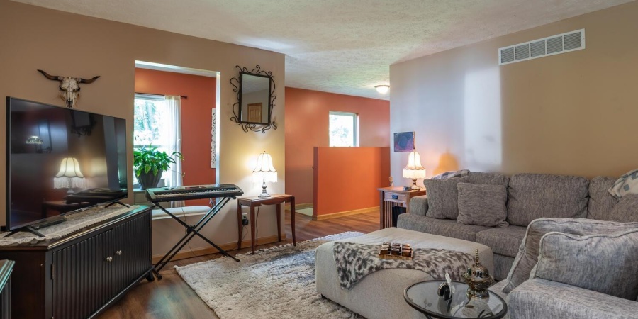 1106 W Countryside Lane, Bloomington, Indiana 47403,MLS,202546249