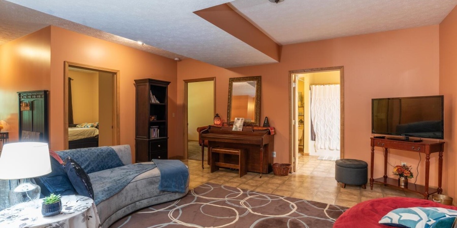 1106 W Countryside Lane, Bloomington, Indiana 47403,MLS,202546249