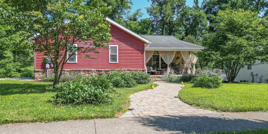 1106 W Countryside Lane, Bloomington, Indiana 47403,MLS,202546249