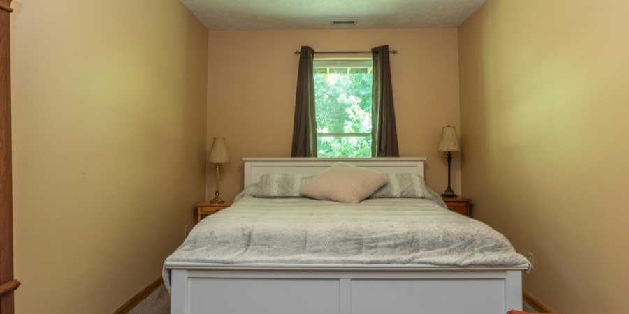 1106 W Countryside Lane, Bloomington, Indiana 47403,MLS,202546249