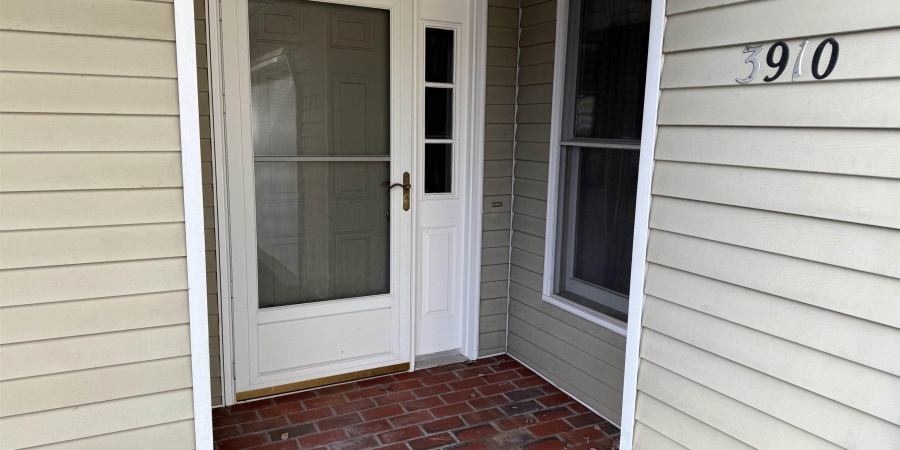 3910 S Laurel Court, Bloomington, Indiana 47401,MLS,202546276