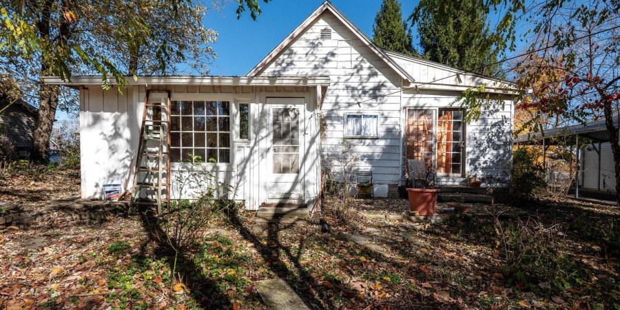 809 W Oak Street, Ellettsville, Indiana 47429,MLS,202546291