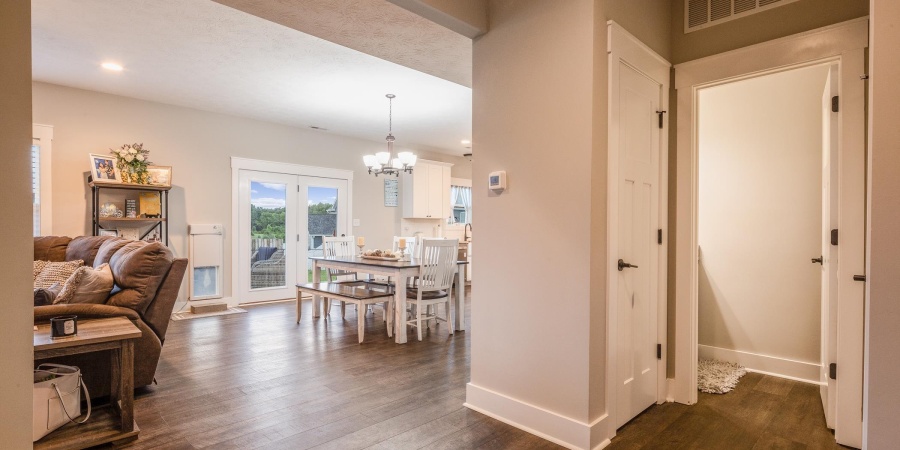 637 E Benjamin Street, Ellettsville, Indiana 47429-2054,MLS,202546345