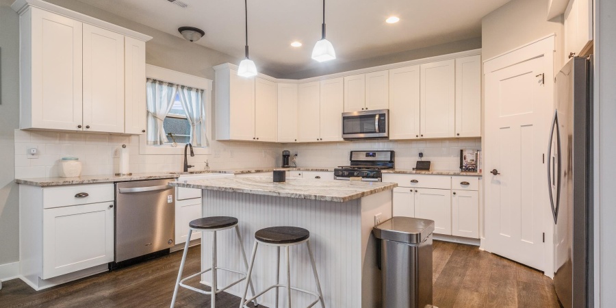 637 E Benjamin Street, Ellettsville, Indiana 47429-2054,MLS,202546345